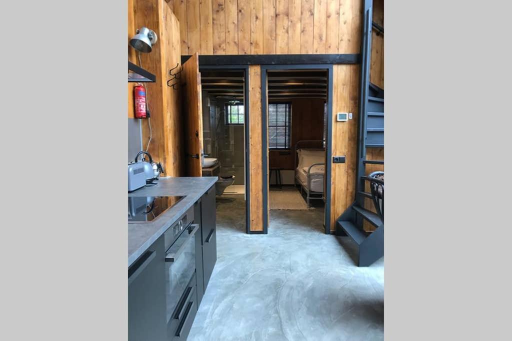 Uniek Houten Huis Nabij Bos En Plassen Hollandsche Rading Exteriör bild