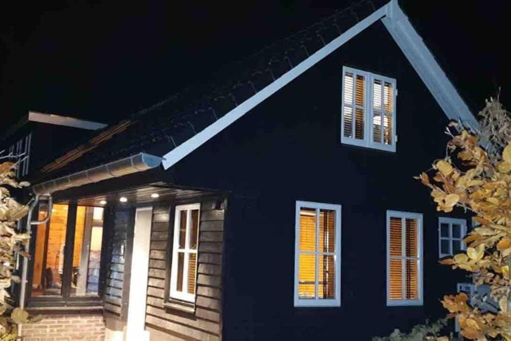 Uniek Houten Huis Nabij Bos En Plassen Hollandsche Rading Exteriör bild